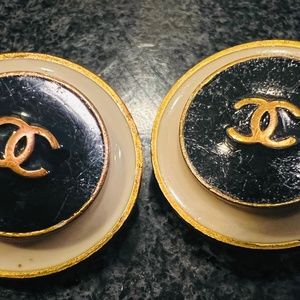 VINTAGE CHANEL CLASSIC MONOCHROME MADE IN FRANCE CLIP ON EARRINGS